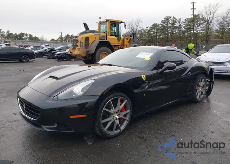 2013 Ferrari California z USA, uszkodzony, nr VIN ZFF65TJA8D0191839